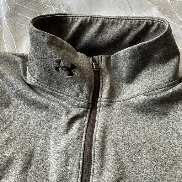 Under Armour cold gear gray long sleeve - Picture 3 of 5